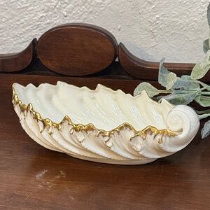 Lenox USA China Ivory Acanthus 24K Gold Trim Rolled Leaf Shell Bowl Candy Dish